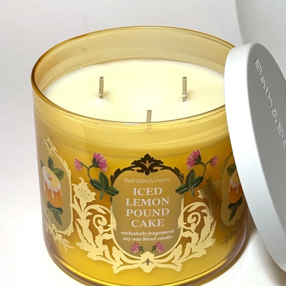 ICED LEMON POUND CAKE 3 Wick Candle - Picture 2 of 3